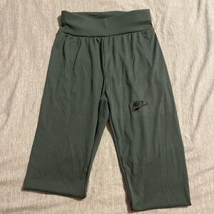 Nike Dark Green Ribbed Leggings